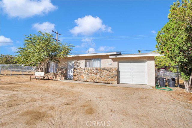 Detail Gallery Image 2 of 21 For 7600 Hopi Trl, Yucca Valley,  CA 92284 - 2 Beds | 1 Baths