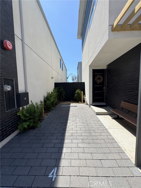 Detail Gallery Image 5 of 6 For 1166 Holly Ave #4,  Imperial Beach,  CA 91932 - 3 Beds | 2/1 Baths