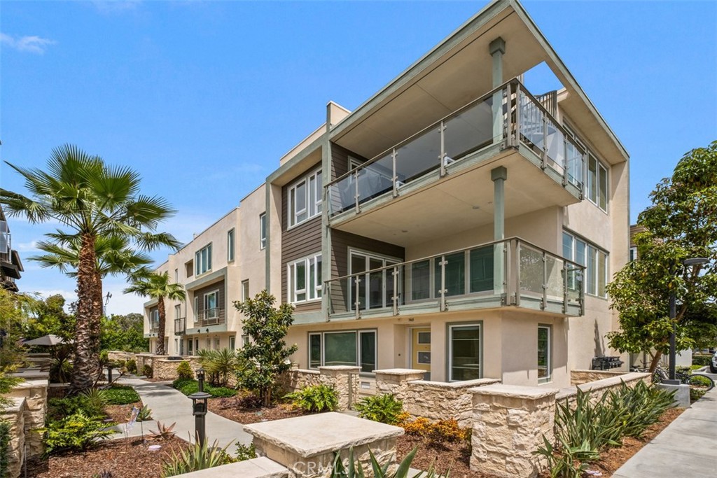765 Doheny Way