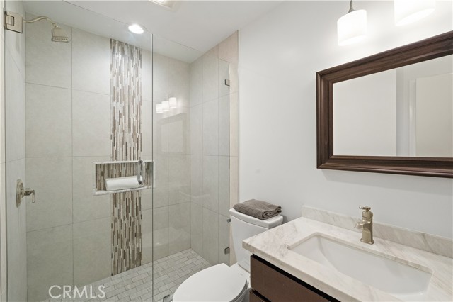 Image 15 of 21 For 77 15th  3