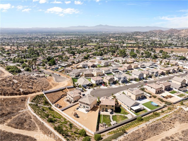 6283 Big Bend Way, Jurupa Valley CA: https://media.crmls.org/medias/99fd2aae-16fb-4738-a11a-d56cb3517f37.jpg