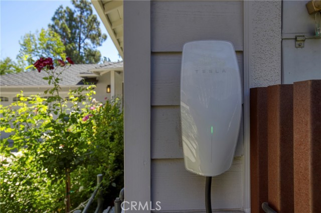 3330 Henrietta Avenue, La Crescenta CA: https://media.crmls.org/medias/99fd65a7-b549-4e31-92df-e929edfcdf74.jpg
