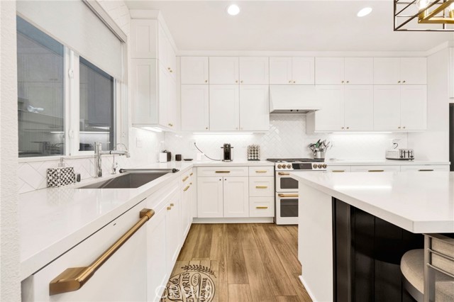 Detail Gallery Image 14 of 49 For 28427 Ascent, Saugus,  CA 91350 - 3 Beds | 3 Baths