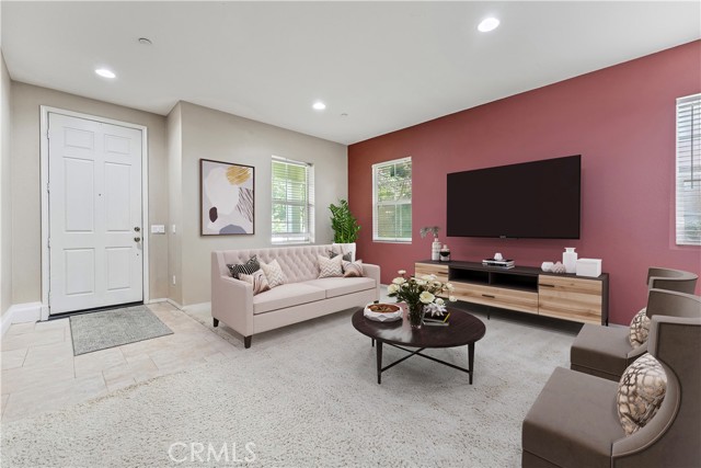 Detail Gallery Image 4 of 42 For 15601 N Peak Ln, Fontana,  CA 92336 - 4 Beds | 3 Baths