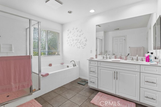 706 Leather Oak Lane, Pomona CA: https://media.crmls.org/medias/99fea5ca-fecd-48df-b4a4-7424542fcd7d.jpg