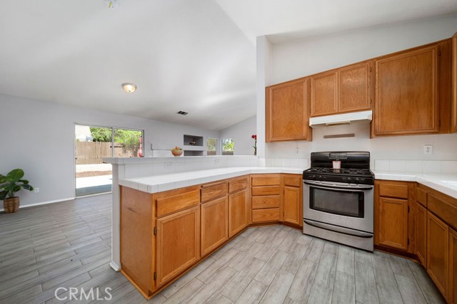 Detail Gallery Image 11 of 39 For 2440 Purdue Cir, Corona,  CA 92881 - 3 Beds | 2 Baths