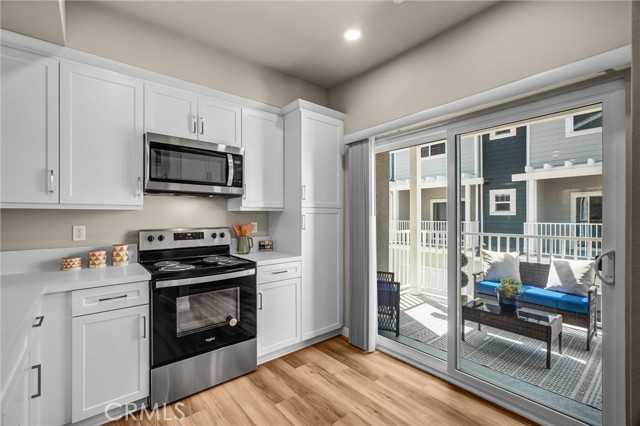200 East 14th Street, 8 photo 3