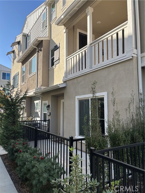 Detail Gallery Image 2 of 21 For 1395 Reliance, Carson,  CA 90746 - 3 Beds | 3/1 Baths