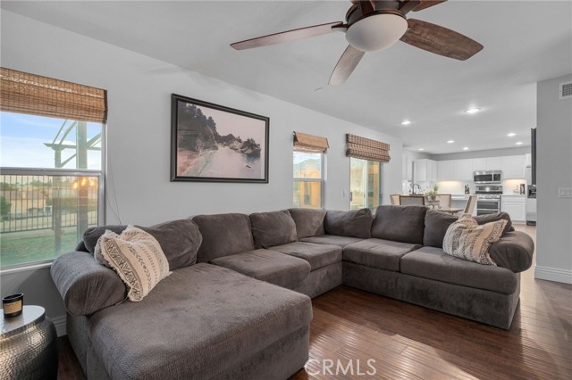 Detail Gallery Image 27 of 53 For 3547 Hawthorne Dr, Corona,  CA 92881 - 3 Beds | 2/1 Baths