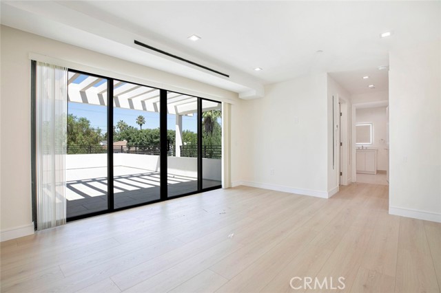 6426 Varna Avenue, Van Nuys CA: https://media.crmls.org/medias/9a0205f6-ddeb-4215-9c40-c182bd0c8c08.jpg