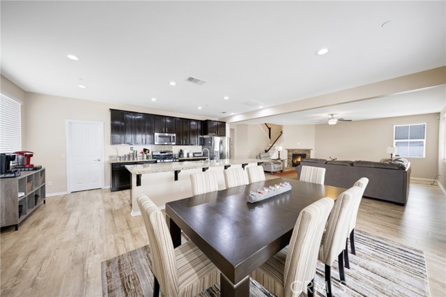 Detail Gallery Image 15 of 44 For 17984 Valerian Way, San Bernardino,  CA 92407 - 4 Beds | 3 Baths