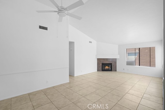 Detail Gallery Image 7 of 24 For 369 Deerfield #35,  Irvine,  CA 92606 - 2 Beds | 1 Baths