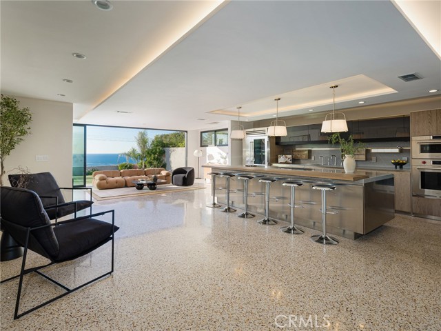 Detail Gallery Image 5 of 62 For 355 Hillcrest St, El Segundo,  CA 90245 - 5 Beds | 3 Baths