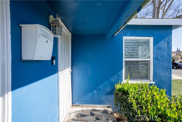 2561 E Washington Street, Carson CA: https://media.crmls.org/medias/9a041ff9-dde3-447d-b4a1-4edec65f00ea.jpg