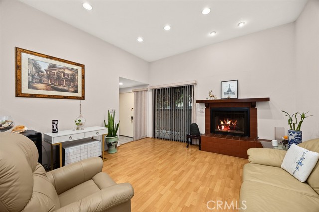 Detail Gallery Image 11 of 44 For 513 N Chandler Ave #E,  Monterey Park,  CA 91754 - 3 Beds | 2/1 Baths