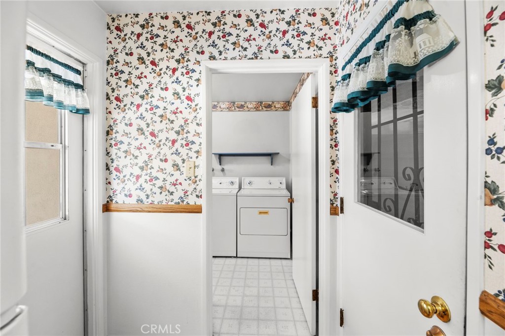 https://media.crmls.org/medias/9a053b9f-83a0-45f0-b571-0a59fc46b3d5.jpg?preset=X-Large