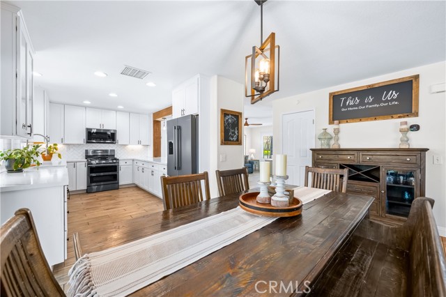 33037 Paterno Street, Temecula CA: https://media.crmls.org/medias/9a054729-60a4-4773-9a78-ff31d20eed93.jpg