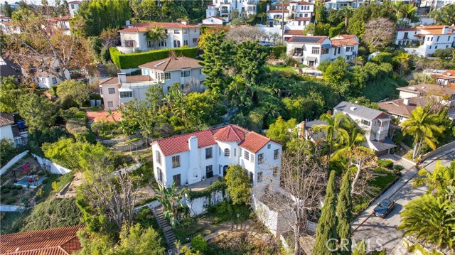 Detail Gallery Image 2 of 33 For 2329 N Edgemont, Los Angeles,  CA 90027 - 5 Beds | 3 Baths