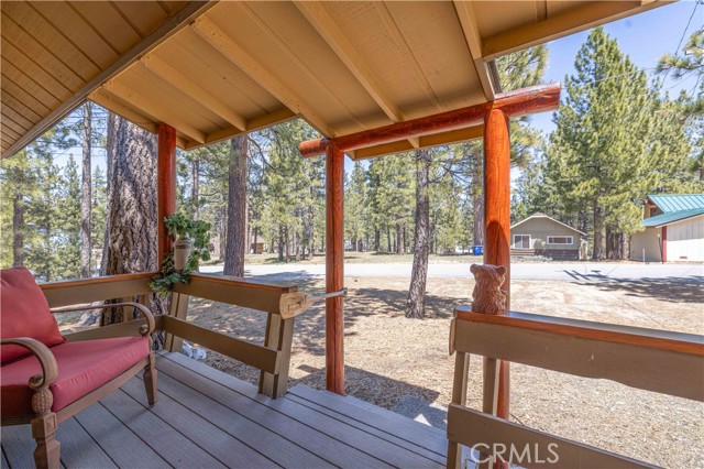 Detail Gallery Image 4 of 40 For 39791 Forest, Big Bear Lake,  CA 92315 - 3 Beds | 2 Baths