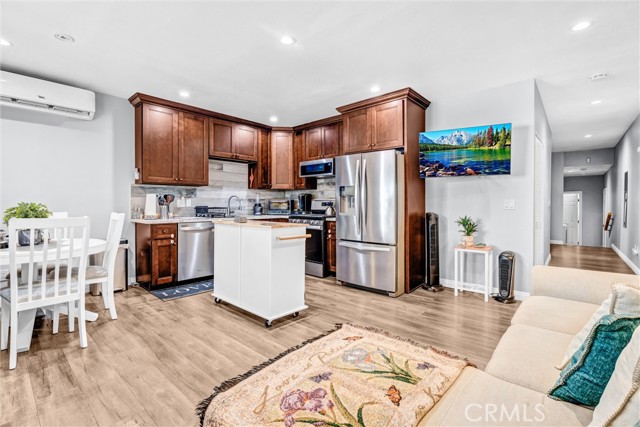 Detail Gallery Image 8 of 23 For 12530 Birch, Hawthorne,  CA 90250 - 3 Beds | 2 Baths