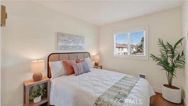 Detail Gallery Image 19 of 41 For 461 W Alton #C,  Santa Ana,  CA 92707 - 3 Beds | 1/1 Baths