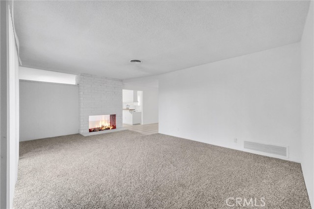 Detail Gallery Image 6 of 15 For 13981 Brenan Way, Santa Ana,  CA 92705 - 3 Beds | 2 Baths