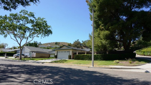 Detail Gallery Image 3 of 28 For 2255 Stoneman St, Simi Valley,  CA 93065 - 4 Beds | 2 Baths