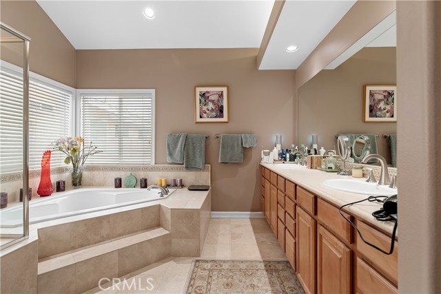 Detail Gallery Image 35 of 46 For 211 S Francisca #B,  Redondo Beach,  CA 90277 - 4 Beds | 3 Baths