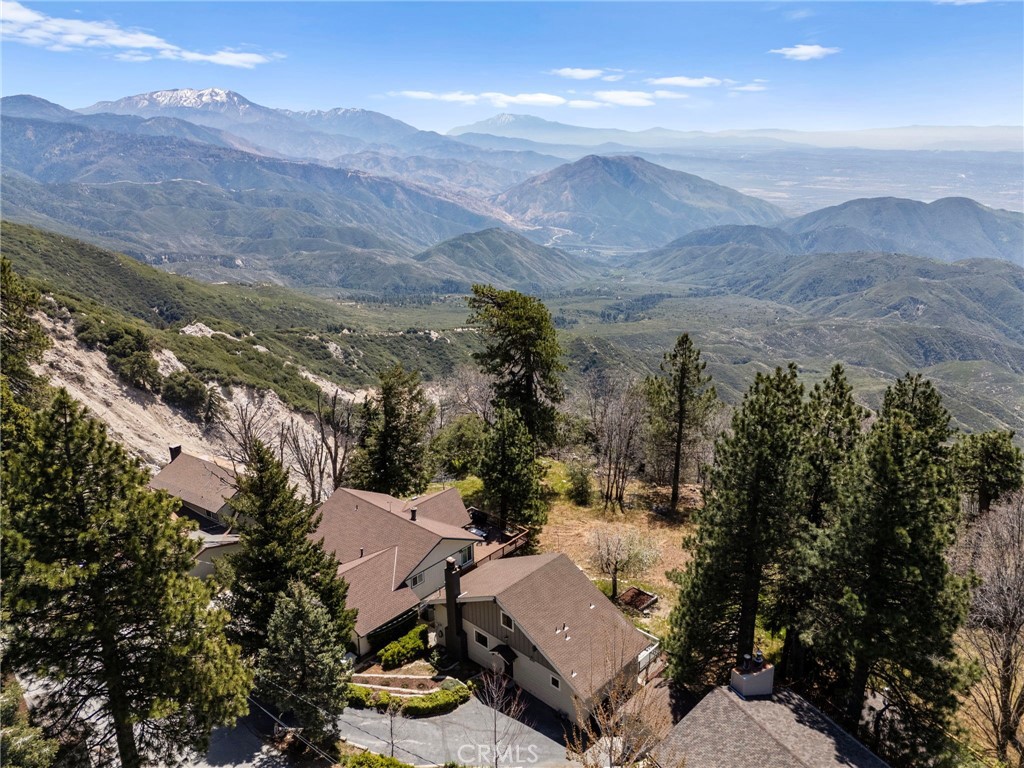 https://media.crmls.org/medias/9a081ccd-4352-4899-a44a-e29a5322c1aa.jpg?preset=X-Large