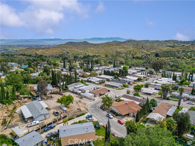 17105 Aragon Drive, Perris CA: https://media.crmls.org/medias/9a088ba8-9189-4270-8e94-e925046e47de.jpg