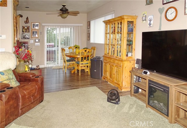 Detail Gallery Image 9 of 41 For 2097 Fox Ln, Big Bear City,  CA 92314 - 4 Beds | 3/1 Baths