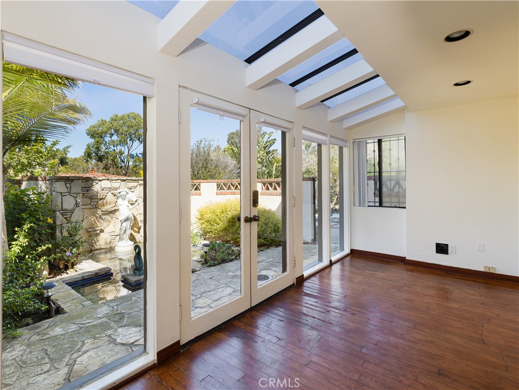 19. 2505 Via Pinale Palos Verdes Estates, CA 90274