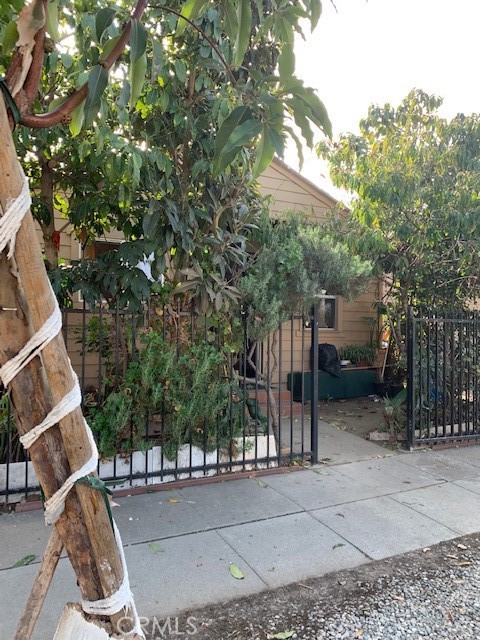 Detail Gallery Image 17 of 22 For 846 W 103rd St, Los Angeles,  CA 90044 - – Beds | – Baths