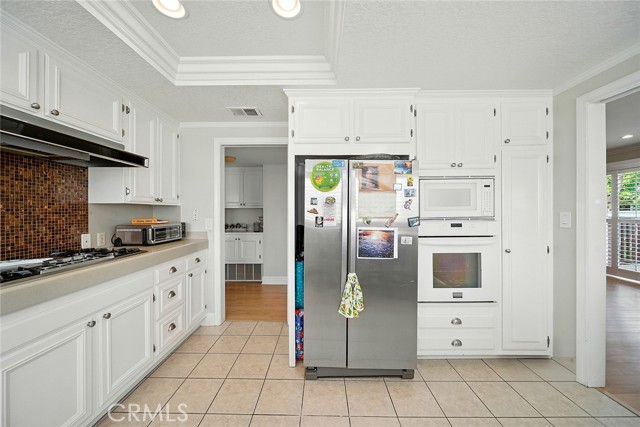6322 Riviera Cir., Long Beach CA: https://media.crmls.org/medias/9a098cef-90da-4129-9d6a-153356a53551.jpg