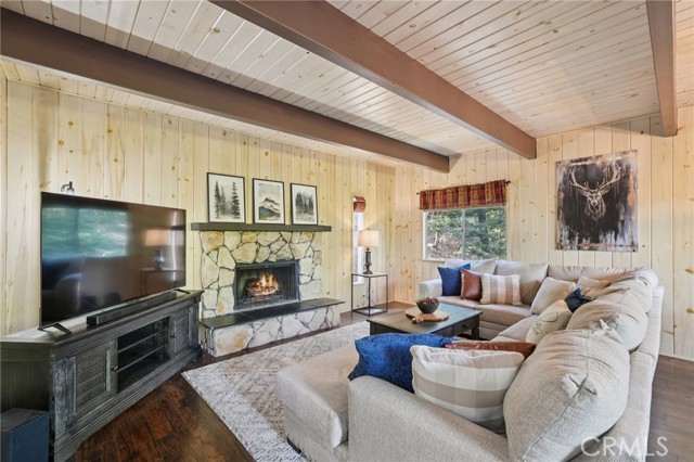 Detail Gallery Image 7 of 33 For 195 Birchwood Dr, Lake Arrowhead,  CA 92352 - 3 Beds | 3/1 Baths