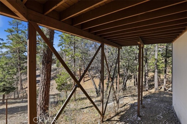 Detail Gallery Image 38 of 40 For 1146 Ridge, Fawnskin,  CA 92333 - 2 Beds | 1 Baths