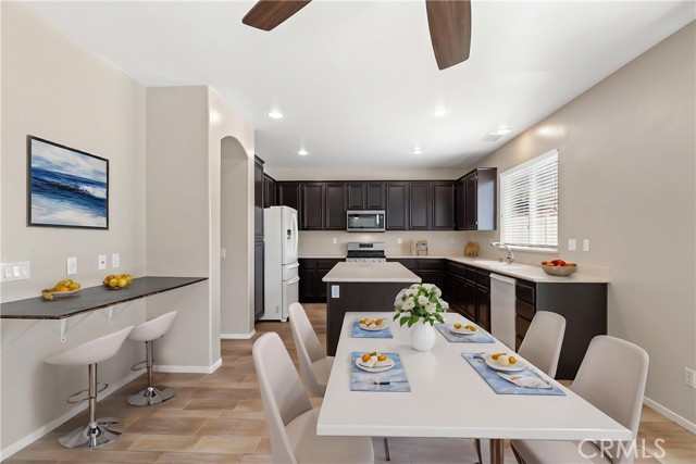 Detail Gallery Image 19 of 48 For 26054 Pine St, Murrieta,  CA 92563 - 5 Beds | 4/1 Baths