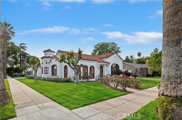 Details for 4202 University, Riverside, CA 92501