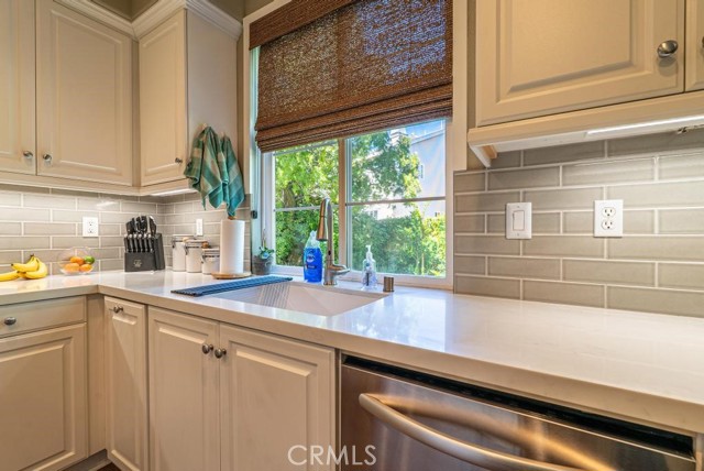 Detail Gallery Image 12 of 54 For 24141 Breton Ct, Valencia,  CA 91355 - 4 Beds | 2/1 Baths