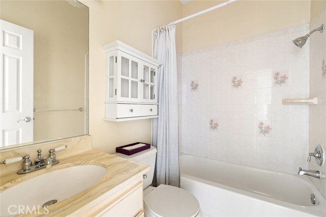 Detail Gallery Image 10 of 18 For 497 E California Bld #119,  Pasadena,  CA 91106 - 2 Beds | 2 Baths