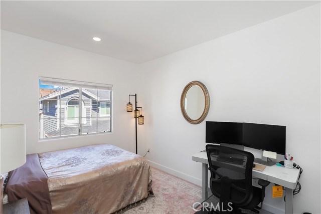 Detail Gallery Image 27 of 51 For 2421 E 16th #1,  Newport Beach,  CA 92663 - 4 Beds | 2/1 Baths