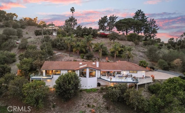 5088 San Jacinto Circle West, Fallbrook CA: https://media.crmls.org/medias/9a0d6857-8190-42df-9965-0de0d7b8f3f0.jpg