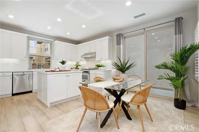 Detail Gallery Image 6 of 56 For 147 Excursion, Irvine,  CA 92618 - 3 Beds | 2/1 Baths