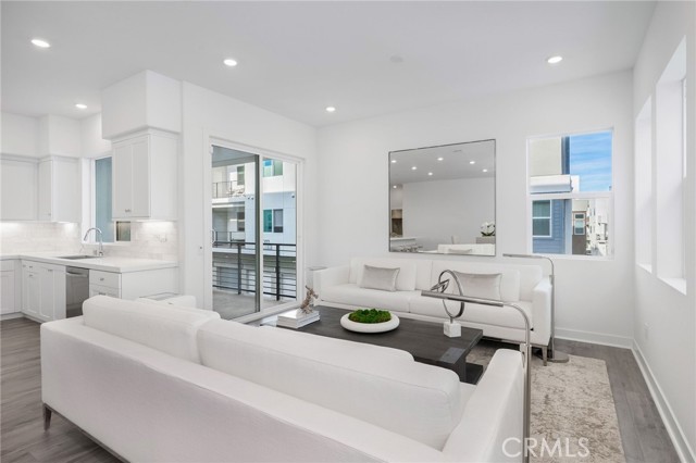 Detail Gallery Image 12 of 38 For 27225 Cranmore #101,  Valencia,  CA 91381 - 3 Beds | 3/1 Baths