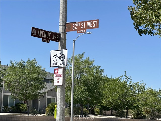 Detail Gallery Image 9 of 69 For 44002 32nd St, Lancaster,  CA 93536 - 4 Beds | 2 Baths