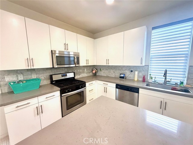 Detail Gallery Image 8 of 22 For 117 Encanto, Monterey Park,  CA 91755 - 3 Beds | 2/1 Baths