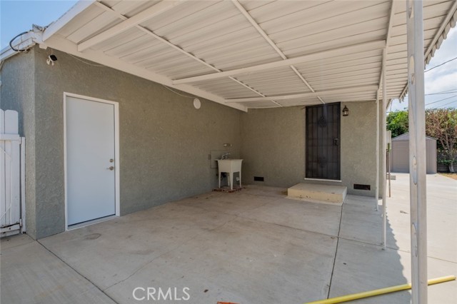 7865 Cantaloupe Avenue, Panorama City CA: https://media.crmls.org/medias/9a10a521-4790-4dda-9351-499f508ff59b.jpg