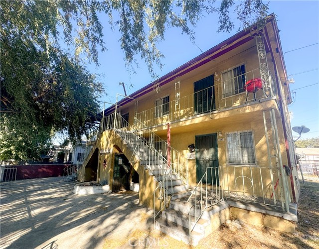 1141 E 95th Street, Los Angeles, California 90002, 2 Bedrooms Bedrooms, ,1 BathroomBathrooms,Residential Lease,For Rent,1141 E 95th Street,CRSB24234770