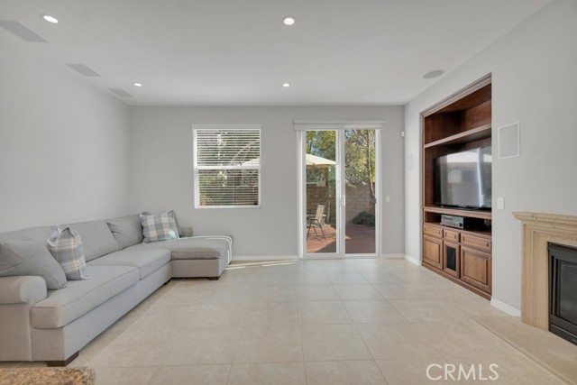 Detail Gallery Image 2 of 30 For 406 Town Forest Ct, Camarillo,  CA 93012 - 3 Beds | 2/1 Baths