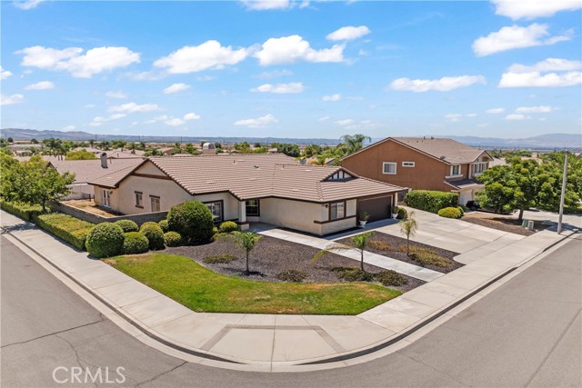 7803 Calle Carrisa Street, Highland CA: https://media.crmls.org/medias/9a115c81-695d-4c28-8a91-0adcd0bd18b0.jpg